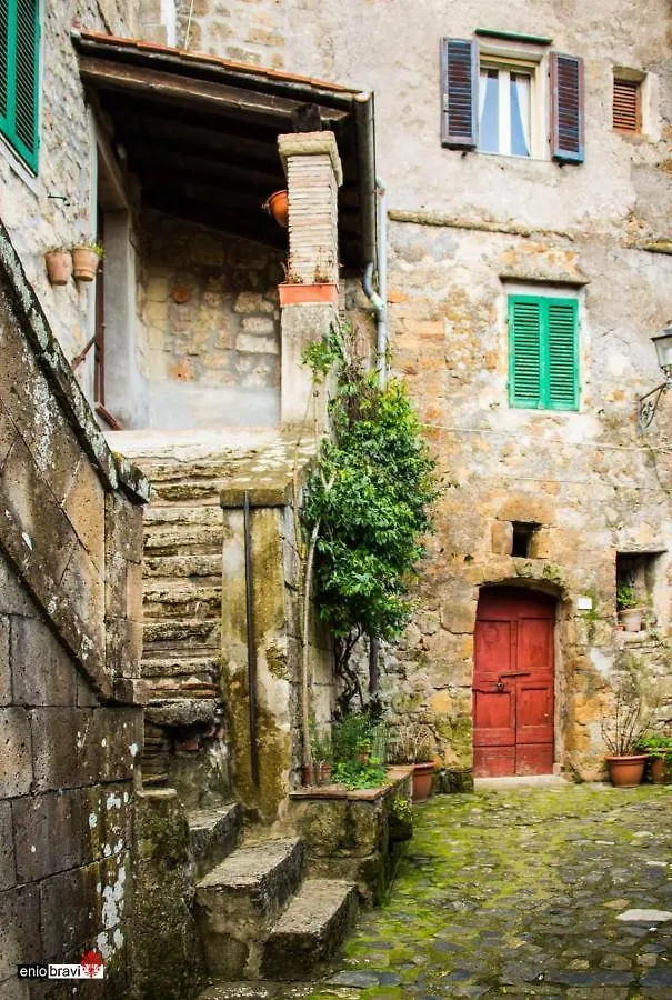 Rasna Heart Guest House Sorano  Italien